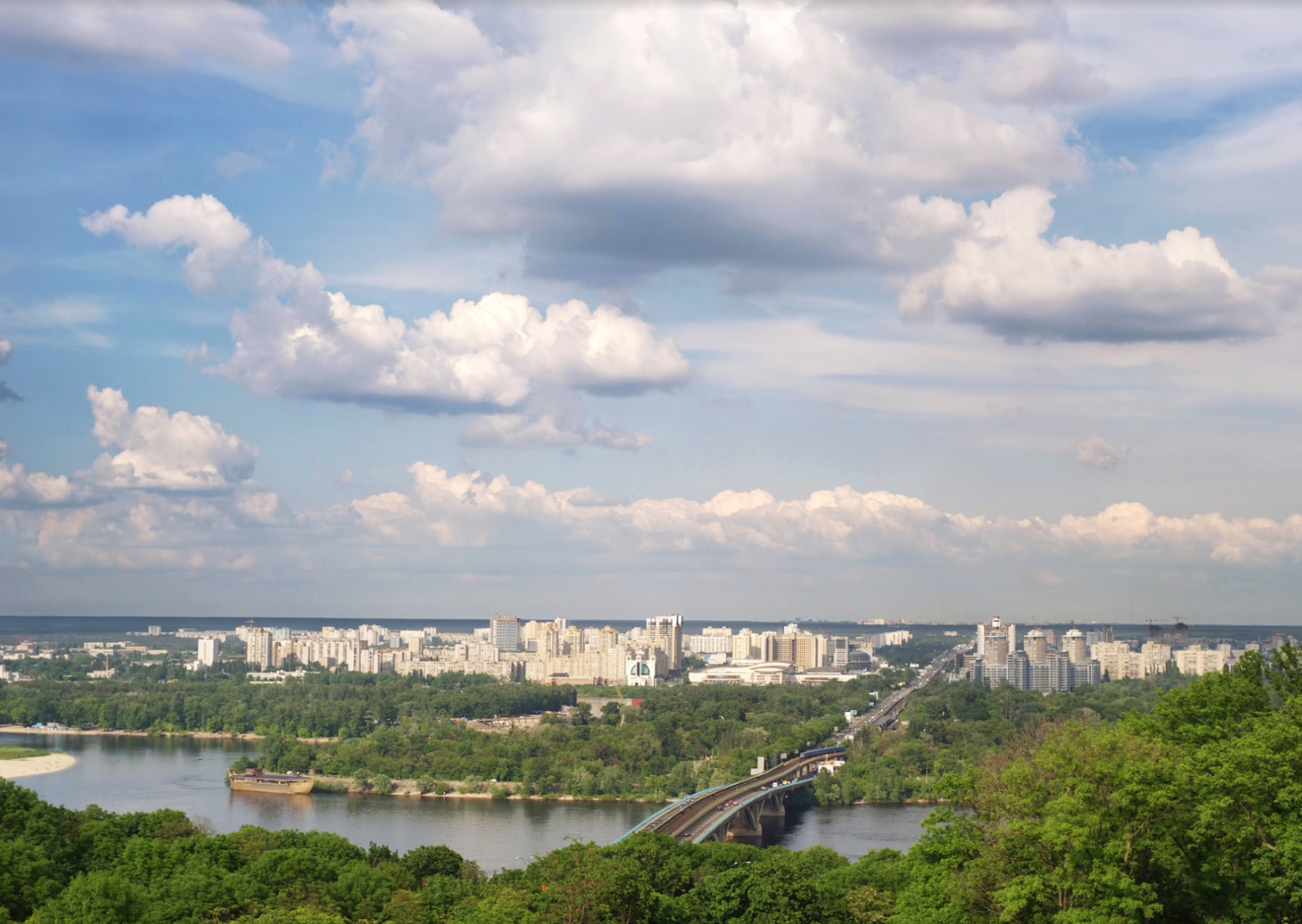 Clean Air Day: Round table “Clean air in peace and war time, monitoring air quality in Ukraine”